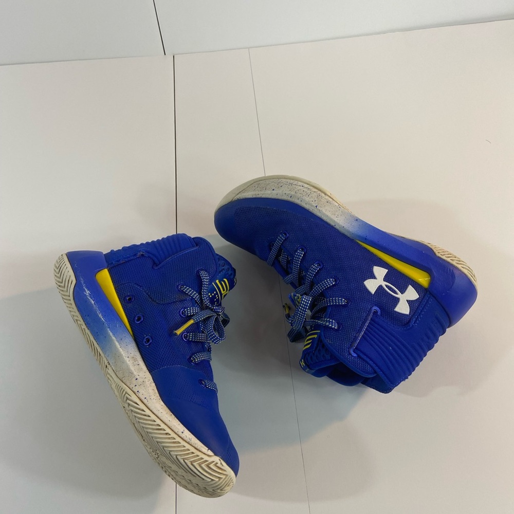 Boys under Armour, Stephen Curry Tennis Shoes